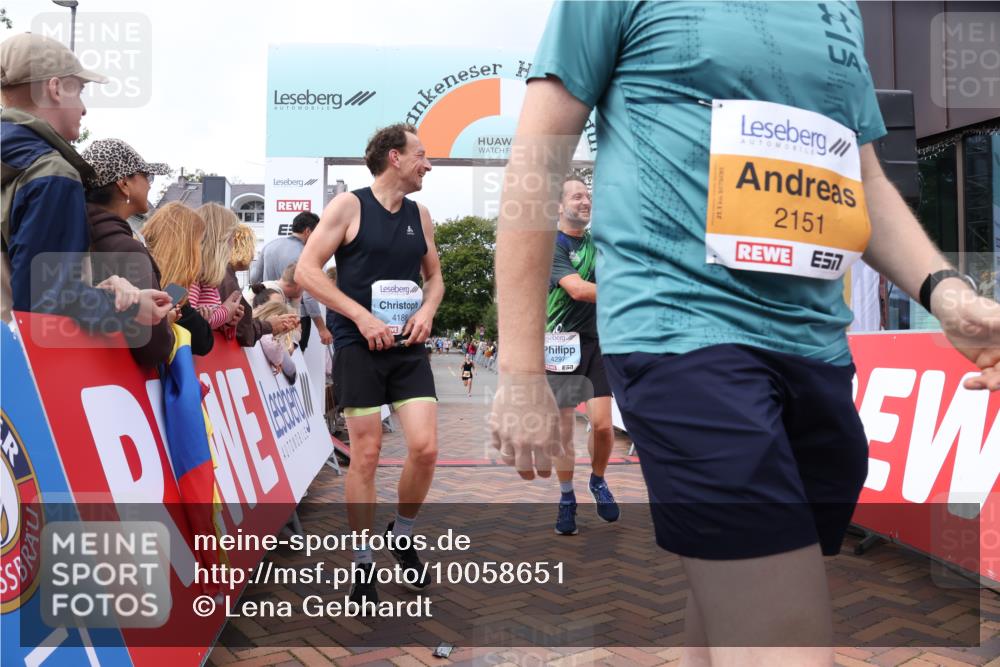 30.08.2026 - Blankeneser Heldenlauf Lena Gebhardt http://msf.ph/oto/10058651 30.08.2026 12:23:03 Ziel 2151, 2381, 2941, 4188, 4297, 4370, 4448 meine-sportfotos.de