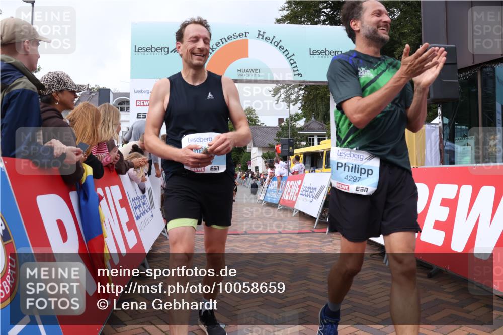30.08.2026 - Blankeneser Heldenlauf Lena Gebhardt http://msf.ph/oto/10058659 30.08.2026 12:23:04 Ziel 2151, 2381, 2487, 2941, 4188, 4297, 4370 meine-sportfotos.de