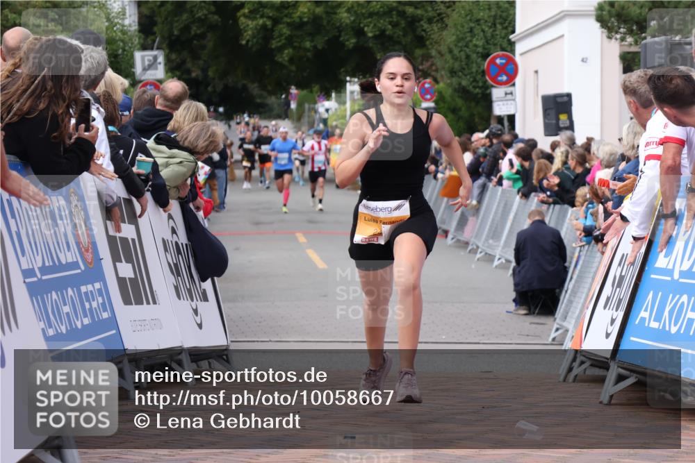 30.08.2026 - Blankeneser Heldenlauf Lena Gebhardt http://msf.ph/oto/10058667 30.08.2026 12:23:07 Ziel 2151, 2381, 2487, 2941, 4188, 4297, 4370 meine-sportfotos.de