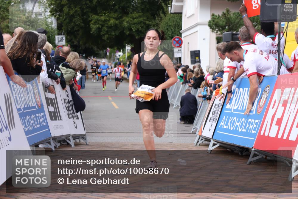 30.08.2026 - Blankeneser Heldenlauf Lena Gebhardt http://msf.ph/oto/10058670 30.08.2026 12:23:07 Ziel 2151, 2381, 2487, 2941, 4188, 4297, 4370 meine-sportfotos.de
