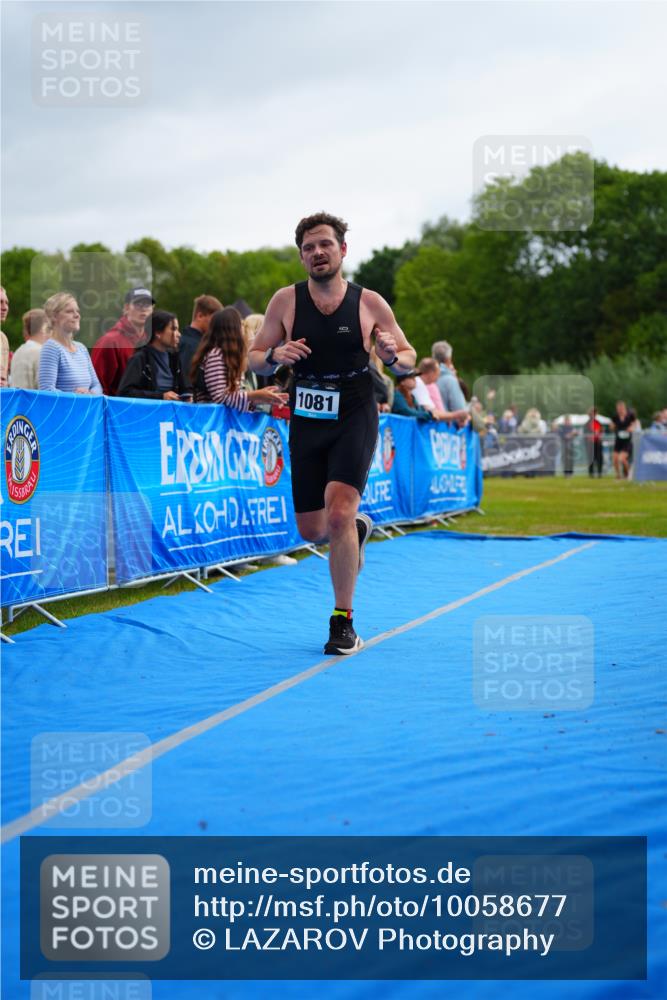 30.08.2026 - Elbe Triathlon Hamburg LAZAROV Photography http://msf.ph/oto/10058677 30.08.2026 11:30:19 Ziel 1081, 1285 meine-sportfotos.de