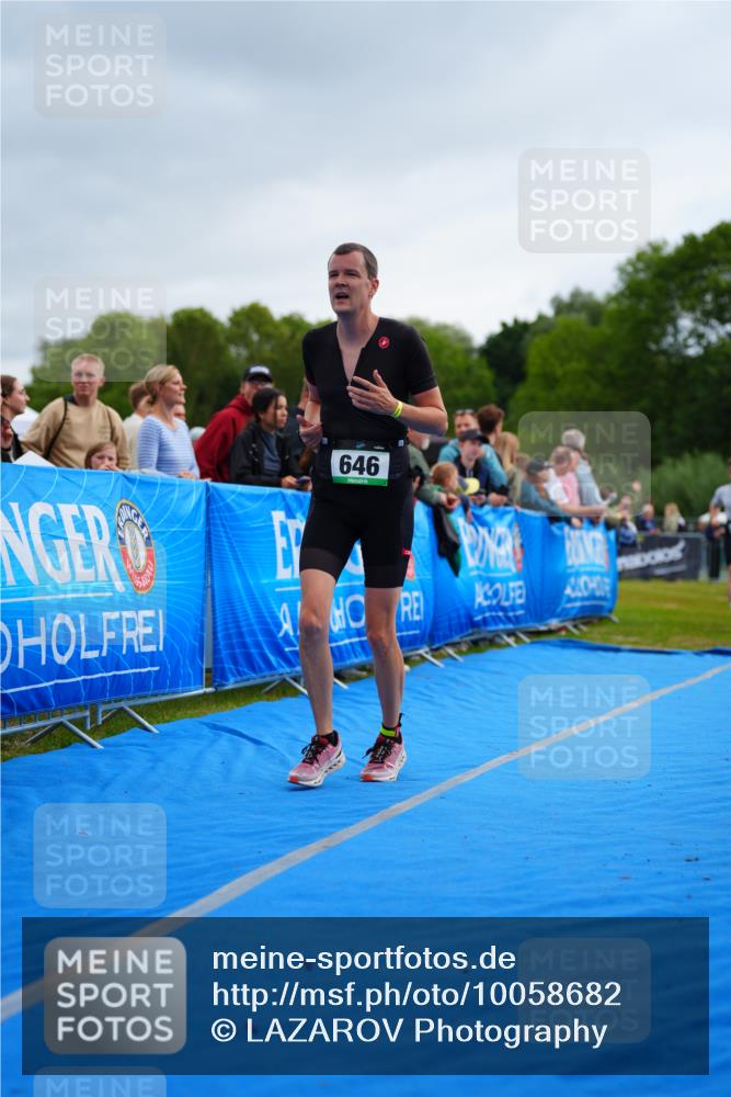 30.08.2026 - Elbe Triathlon Hamburg LAZAROV Photography http://msf.ph/oto/10058682 30.08.2026 11:30:29 Ziel 646, 827, 1150 meine-sportfotos.de