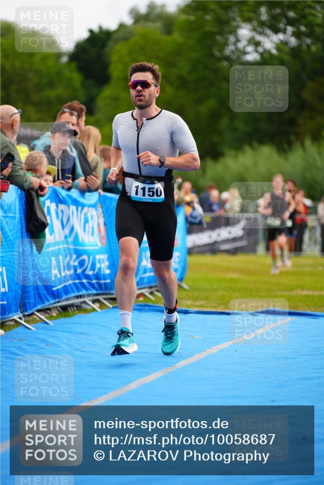 30.08.2026 - Elbe Triathlon Hamburg LAZAROV Photography http://msf.ph/oto/10058687 30.08.2026 11:30:32 Ziel 646, 714, 827, 1150 meine-sportfotos.de