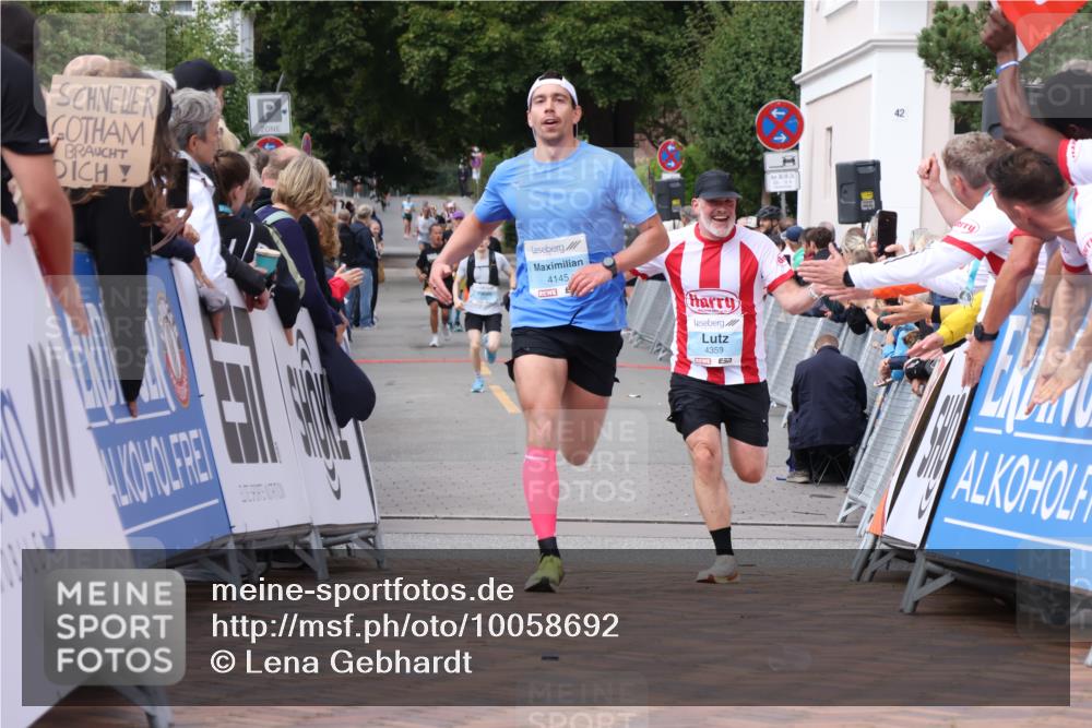 30.08.2026 - Blankeneser Heldenlauf Lena Gebhardt http://msf.ph/oto/10058692 30.08.2026 12:23:16 Ziel 2487, 4145, 4359 meine-sportfotos.de