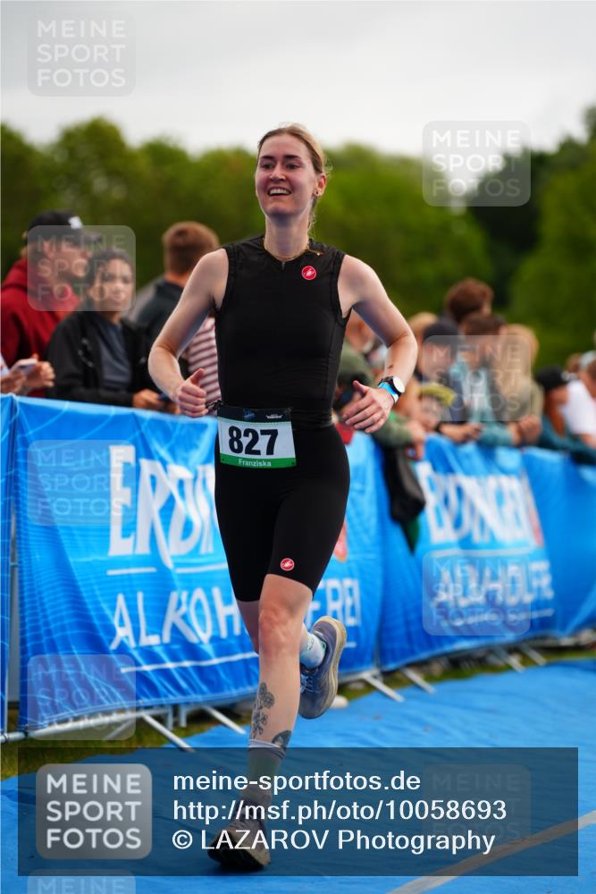 30.08.2026 - Elbe Triathlon Hamburg LAZAROV Photography http://msf.ph/oto/10058693 30.08.2026 11:30:37 Ziel 714, 827, 1012, 1150, 1152 meine-sportfotos.de