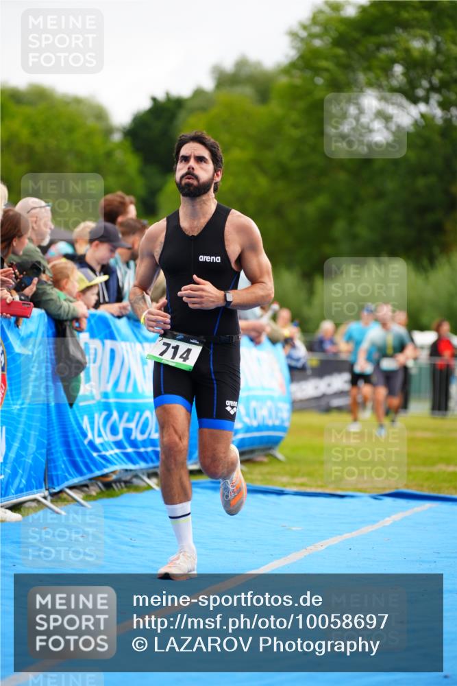 30.08.2026 - Elbe Triathlon Hamburg LAZAROV Photography http://msf.ph/oto/10058697 30.08.2026 11:30:38 Ziel 714, 827, 968, 1012, 1152 meine-sportfotos.de