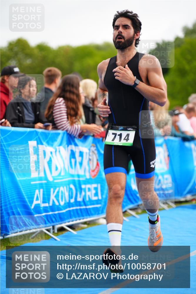 30.08.2026 - Elbe Triathlon Hamburg LAZAROV Photography http://msf.ph/oto/10058701 30.08.2026 11:30:39 Ziel 714, 827, 968, 1012, 1152 meine-sportfotos.de