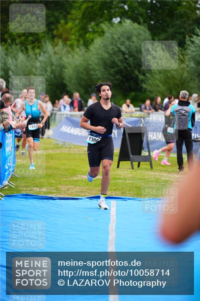 30.08.2026 - Elbe Triathlon Hamburg LAZAROV Photography http://msf.ph/oto/10058714 30.08.2026 11:30:56 Ziel 1018, 1306, 1442 meine-sportfotos.de
