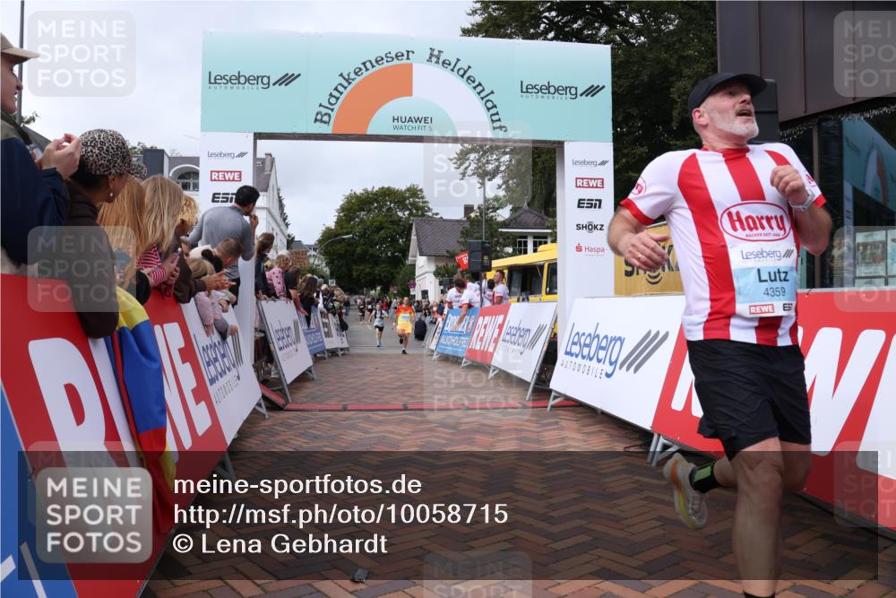 30.08.2026 - Blankeneser Heldenlauf Lena Gebhardt http://msf.ph/oto/10058715 30.08.2026 12:23:20 Ziel 4145, 4163, 4282, 4359 meine-sportfotos.de