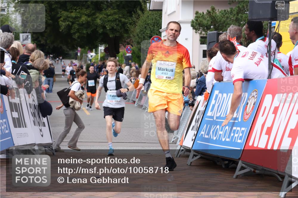 30.08.2026 - Blankeneser Heldenlauf Lena Gebhardt http://msf.ph/oto/10058718 30.08.2026 12:23:21 Ziel 4145, 4163, 4282, 4359 meine-sportfotos.de