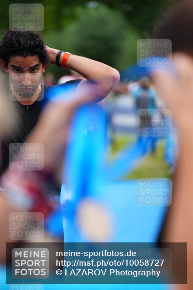 30.08.2026 - Elbe Triathlon Hamburg LAZAROV Photography http://msf.ph/oto/10058727 30.08.2026 11:31:03 Ziel 1018, 1442 meine-sportfotos.de