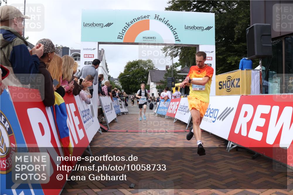 30.08.2026 - Blankeneser Heldenlauf Lena Gebhardt http://msf.ph/oto/10058733 30.08.2026 12:23:23 Ziel 4145, 4163, 4282, 4359 meine-sportfotos.de