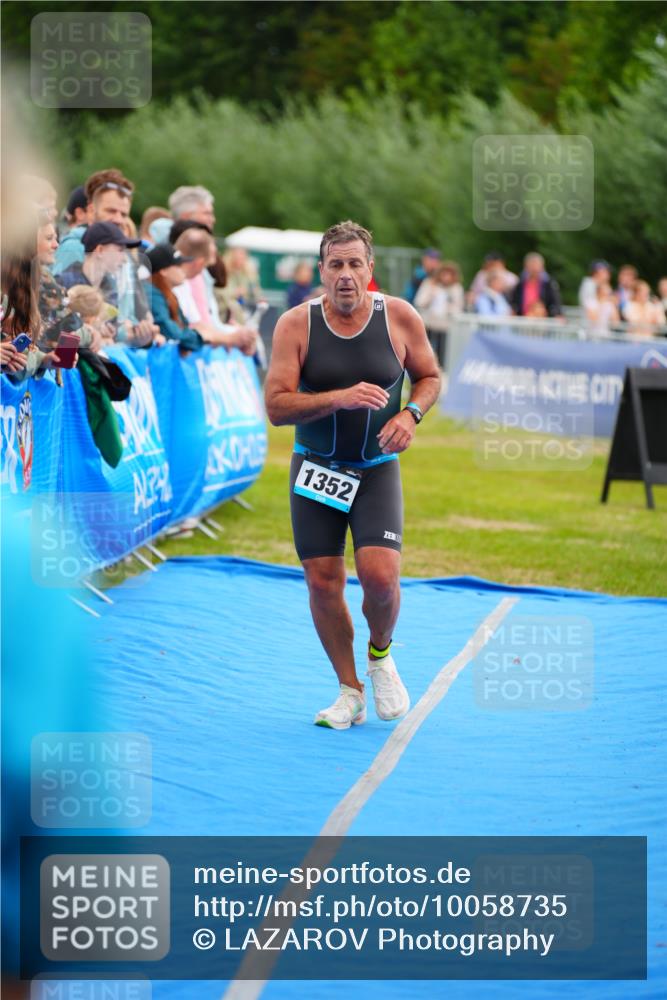 30.08.2026 - Elbe Triathlon Hamburg LAZAROV Photography http://msf.ph/oto/10058735 30.08.2026 11:31:13 Ziel 1352 meine-sportfotos.de