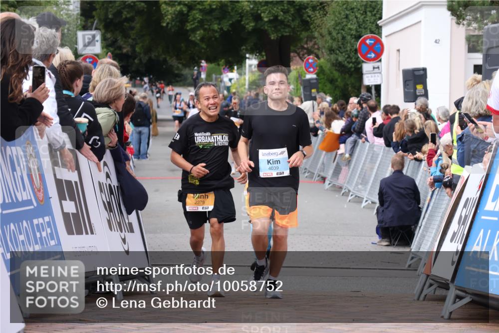 30.08.2026 - Blankeneser Heldenlauf Lena Gebhardt http://msf.ph/oto/10058752 30.08.2026 12:23:29 Ziel 4163, 4282 meine-sportfotos.de