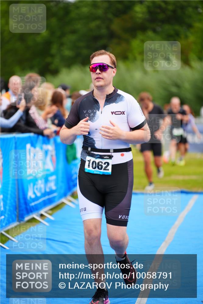30.08.2026 - Elbe Triathlon Hamburg LAZAROV Photography http://msf.ph/oto/10058791 30.08.2026 11:32:10 Ziel 716, 729, 1026, 1062, 1170 meine-sportfotos.de