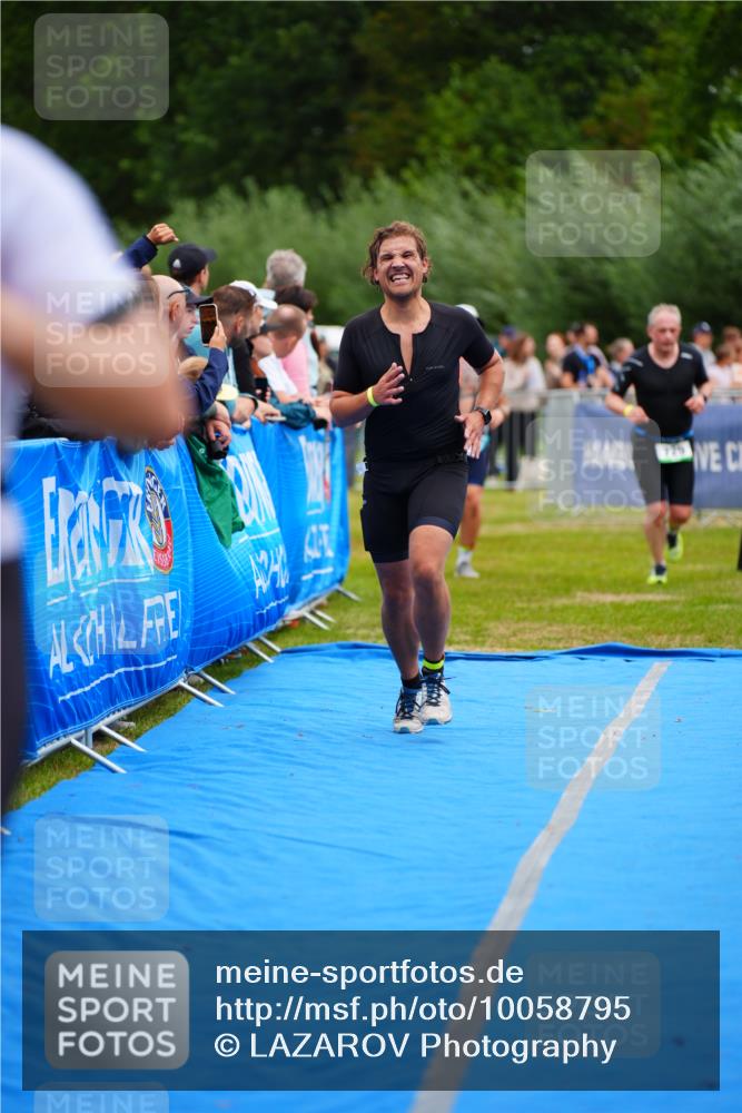 30.08.2026 - Elbe Triathlon Hamburg LAZAROV Photography http://msf.ph/oto/10058795 30.08.2026 11:32:12 Ziel 716, 729, 1026, 1062, 1170 meine-sportfotos.de