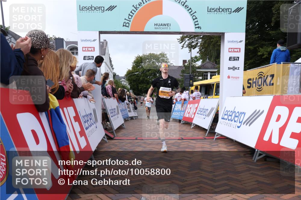 30.08.2026 - Blankeneser Heldenlauf Lena Gebhardt http://msf.ph/oto/10058800 30.08.2026 12:23:40 Ziel 2378, 2661, 2877, 4039, 4094 meine-sportfotos.de