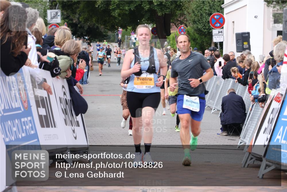30.08.2026 - Blankeneser Heldenlauf Lena Gebhardt http://msf.ph/oto/10058826 30.08.2026 12:23:47 Ziel 2075, 2661, 4094, 4115 meine-sportfotos.de