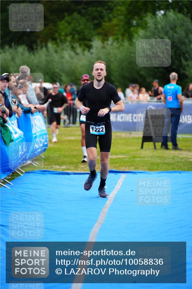 30.08.2026 - Elbe Triathlon Hamburg LAZAROV Photography http://msf.ph/oto/10058836 30.08.2026 11:32:30 Ziel 1086, 1189, 1222 meine-sportfotos.de