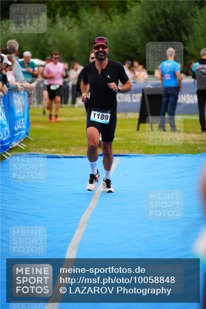 30.08.2026 - Elbe Triathlon Hamburg LAZAROV Photography http://msf.ph/oto/10058848 30.08.2026 11:32:33 Ziel 509, 690, 1051, 1086, 1189, 1222 meine-sportfotos.de