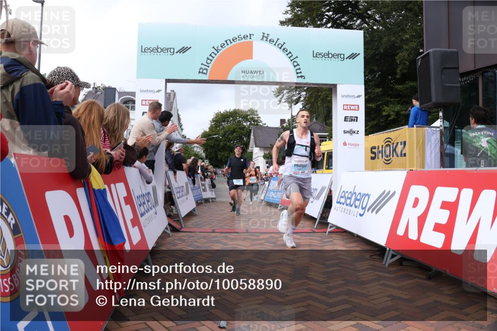 30.08.2026 - Blankeneser Heldenlauf Lena Gebhardt http://msf.ph/oto/10058890 30.08.2026 12:24:12 Ziel 2025, 4027, 4261, 4410 meine-sportfotos.de