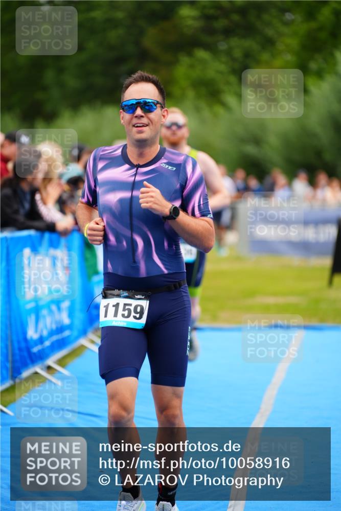 30.08.2026 - Elbe Triathlon Hamburg LAZAROV Photography http://msf.ph/oto/10058916 30.08.2026 11:33:19 Ziel 937, 1136, 1159 meine-sportfotos.de