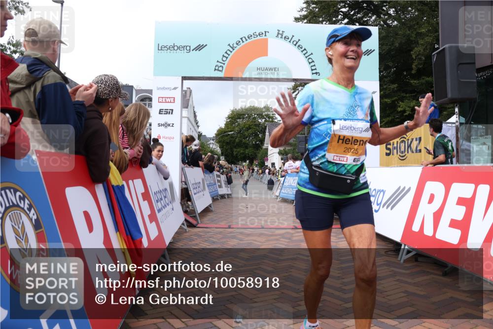 30.08.2026 - Blankeneser Heldenlauf Lena Gebhardt http://msf.ph/oto/10058918 30.08.2026 12:24:17 Ziel 2025, 4027, 4261, 4410 meine-sportfotos.de