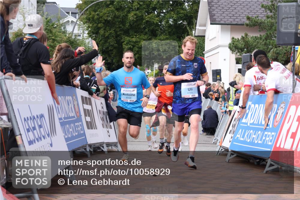 30.08.2026 - Blankeneser Heldenlauf Lena Gebhardt http://msf.ph/oto/10058929 30.08.2026 12:24:31 Ziel 2201, 2211, 2212, 4150, 4199 meine-sportfotos.de