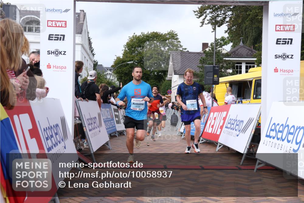 30.08.2026 - Blankeneser Heldenlauf Lena Gebhardt http://msf.ph/oto/10058937 30.08.2026 12:24:32 Ziel 2201, 2211, 2212, 4150, 4199 meine-sportfotos.de
