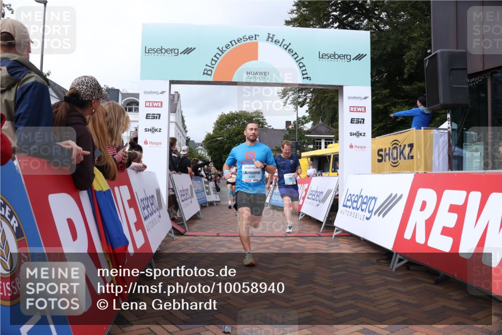 30.08.2026 - Blankeneser Heldenlauf Lena Gebhardt http://msf.ph/oto/10058940 30.08.2026 12:24:33 Ziel 2201, 2211, 2212, 4079, 4150, 4199 meine-sportfotos.de