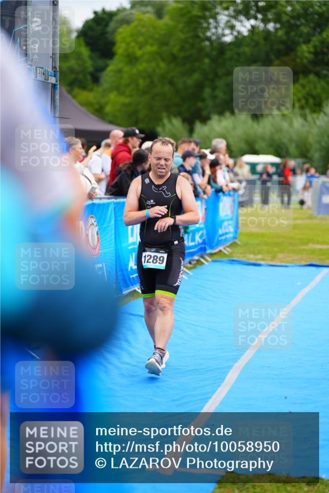 30.08.2026 - Elbe Triathlon Hamburg LAZAROV Photography http://msf.ph/oto/10058950 30.08.2026 11:33:42 Ziel 1289 meine-sportfotos.de