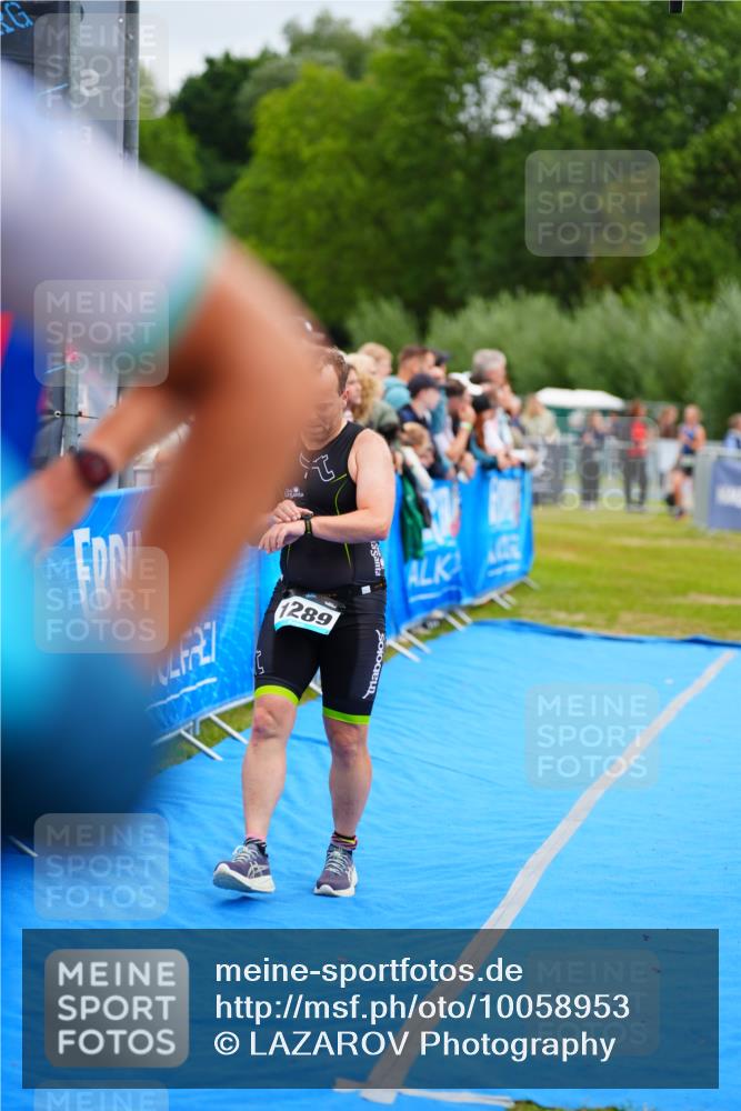 30.08.2026 - Elbe Triathlon Hamburg LAZAROV Photography http://msf.ph/oto/10058953 30.08.2026 11:33:42 Ziel 1289 meine-sportfotos.de