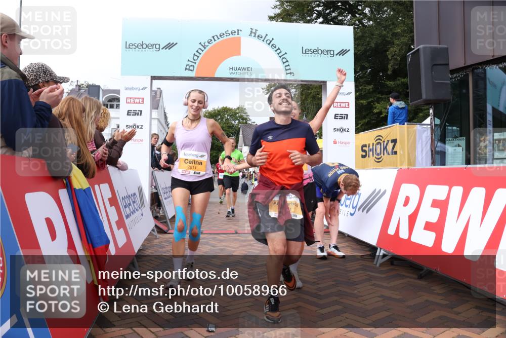 30.08.2026 - Blankeneser Heldenlauf Lena Gebhardt http://msf.ph/oto/10058966 30.08.2026 12:24:36 Ziel 2201, 2211, 2212, 4079, 4150, 4199, 4432 meine-sportfotos.de