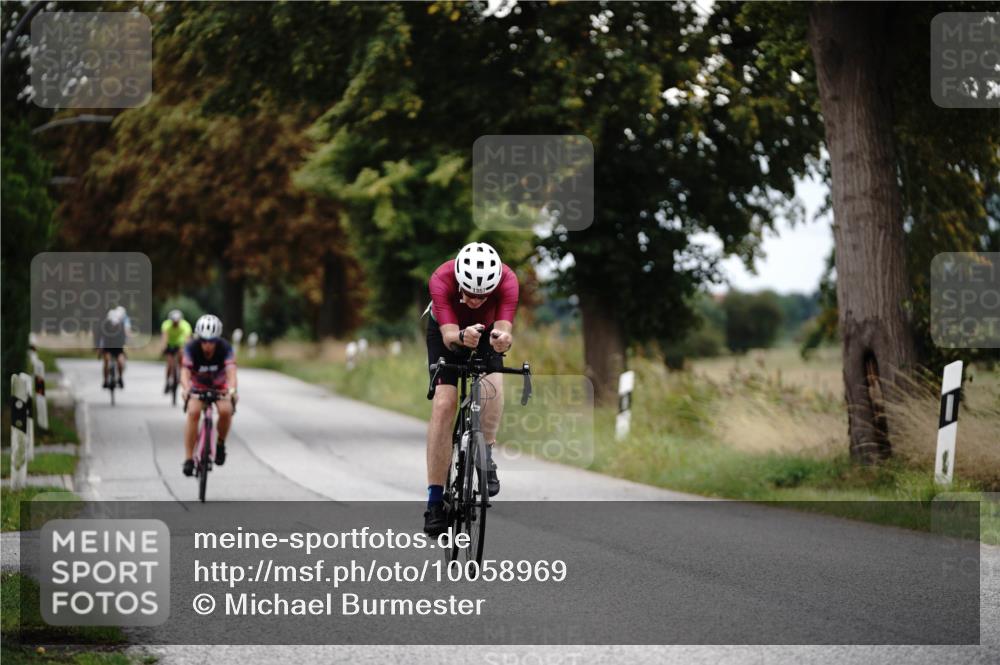 30.08.2026 - Elbe Triathlon Hamburg Michael Burmester http://msf.ph/oto/10058969 30.08.2026 11:27:25 Radfahren 1357, 1604, 1613, 1713 meine-sportfotos.de