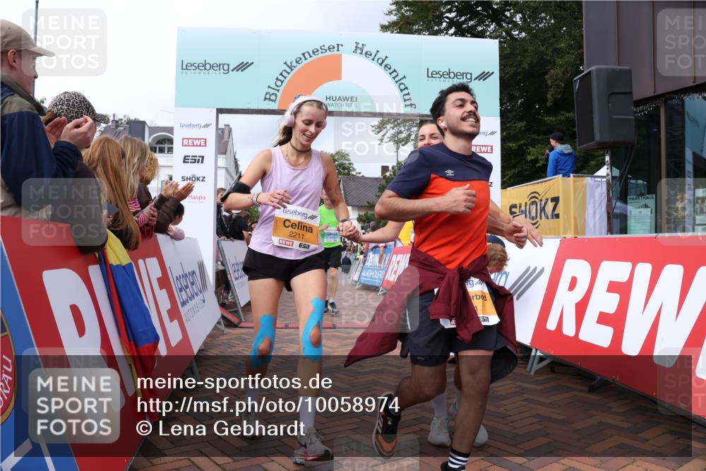 30.08.2026 - Blankeneser Heldenlauf Lena Gebhardt http://msf.ph/oto/10058974 30.08.2026 12:24:37 Ziel 2201, 2211, 2212, 2430, 4079, 4150, 4199, 4432 meine-sportfotos.de