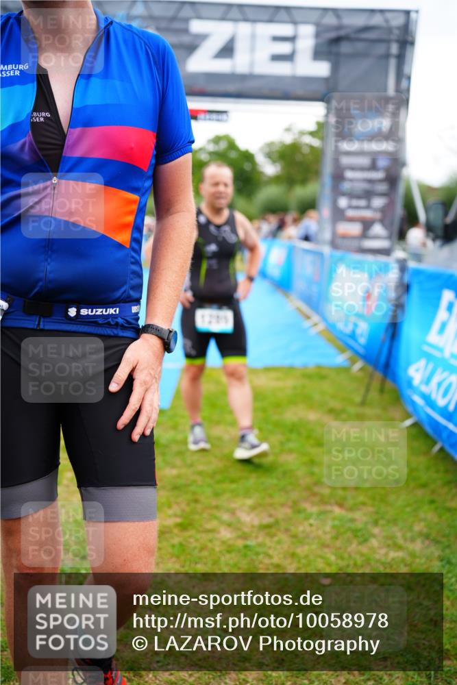 30.08.2026 - Elbe Triathlon Hamburg LAZAROV Photography http://msf.ph/oto/10058978 30.08.2026 11:33:50 Ziel 680, 863, 870 meine-sportfotos.de