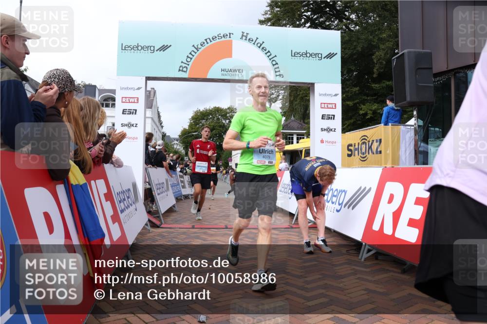 30.08.2026 - Blankeneser Heldenlauf Lena Gebhardt http://msf.ph/oto/10058986 30.08.2026 12:24:39 Ziel 2201, 2211, 2212, 2430, 4079, 4150, 4199, 4432 meine-sportfotos.de