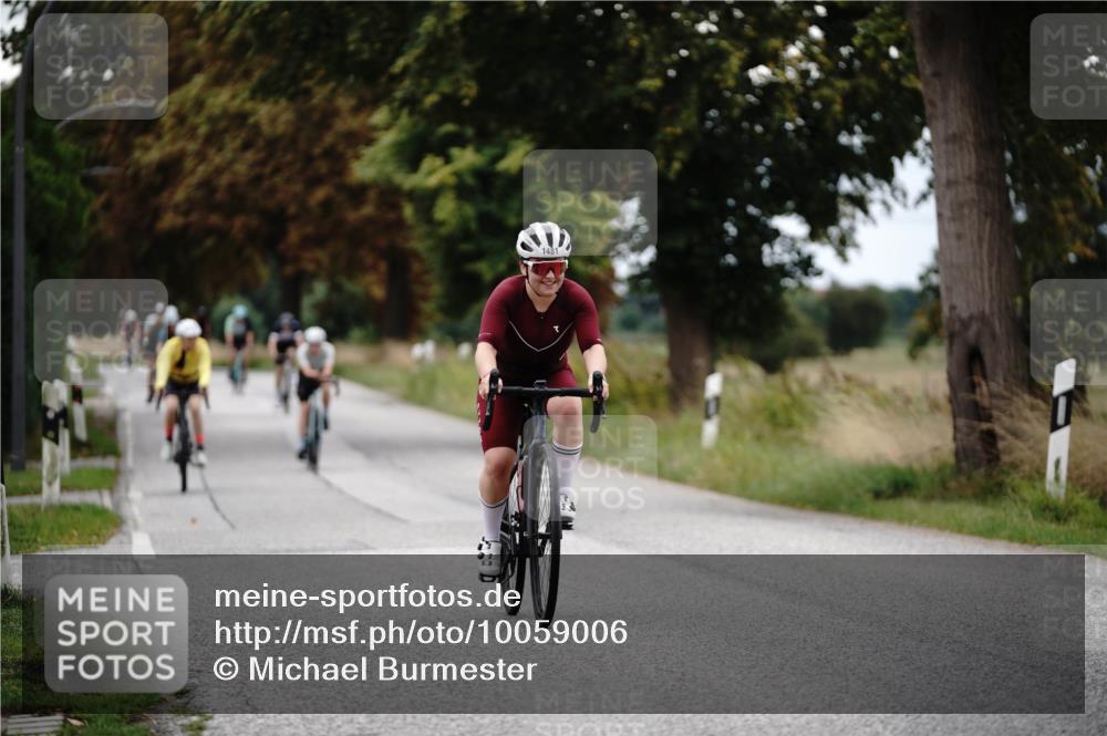 30.08.2026 - Elbe Triathlon Hamburg Michael Burmester http://msf.ph/oto/10059006 30.08.2026 11:27:39 Radfahren 1457, 1481, 1518, 1628, 1657, 1692 meine-sportfotos.de