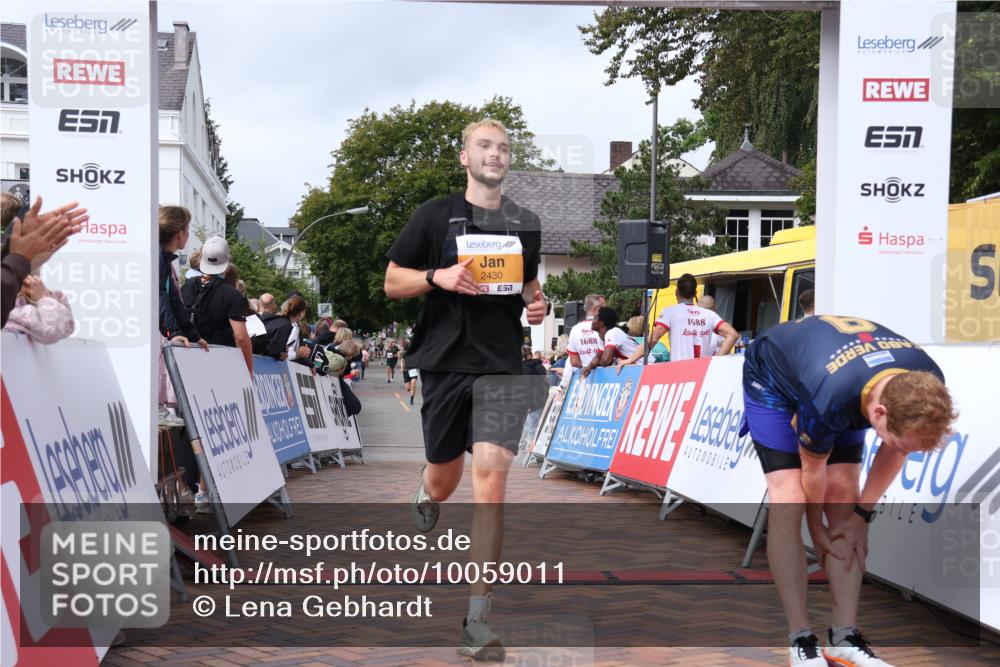 30.08.2026 - Blankeneser Heldenlauf Lena Gebhardt http://msf.ph/oto/10059011 30.08.2026 12:24:41 Ziel 2201, 2211, 2212, 2430, 4079, 4199, 4432 meine-sportfotos.de