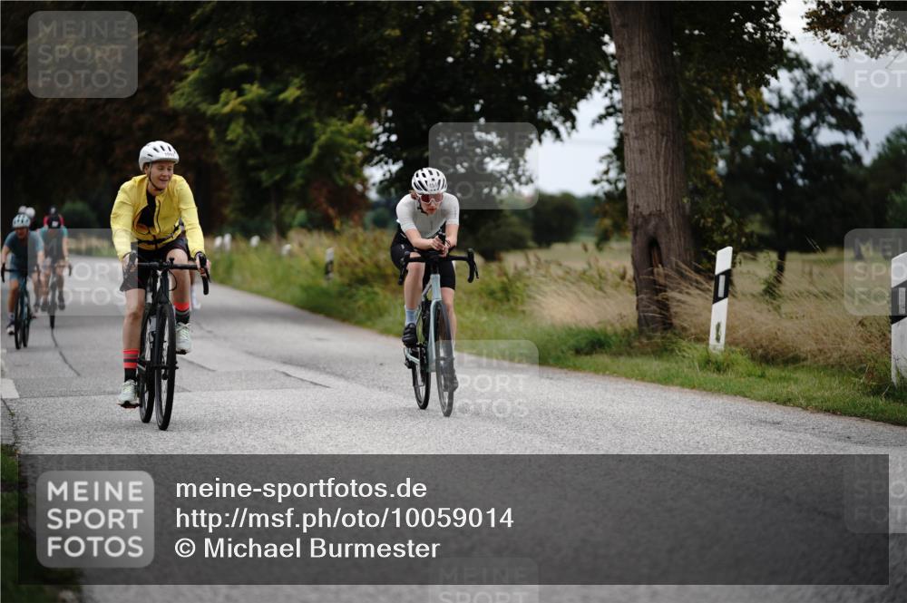 30.08.2026 - Elbe Triathlon Hamburg Michael Burmester http://msf.ph/oto/10059014 30.08.2026 11:27:42 Radfahren 1366, 1457, 1481, 1518, 1652, 1657, 1692 meine-sportfotos.de