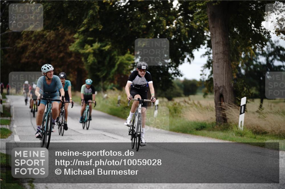 30.08.2026 - Elbe Triathlon Hamburg Michael Burmester http://msf.ph/oto/10059028 30.08.2026 11:27:45 Radfahren 1366, 1457, 1458, 1518, 1652, 1657, 1661, 1692, 1704, 1711 meine-sportfotos.de
