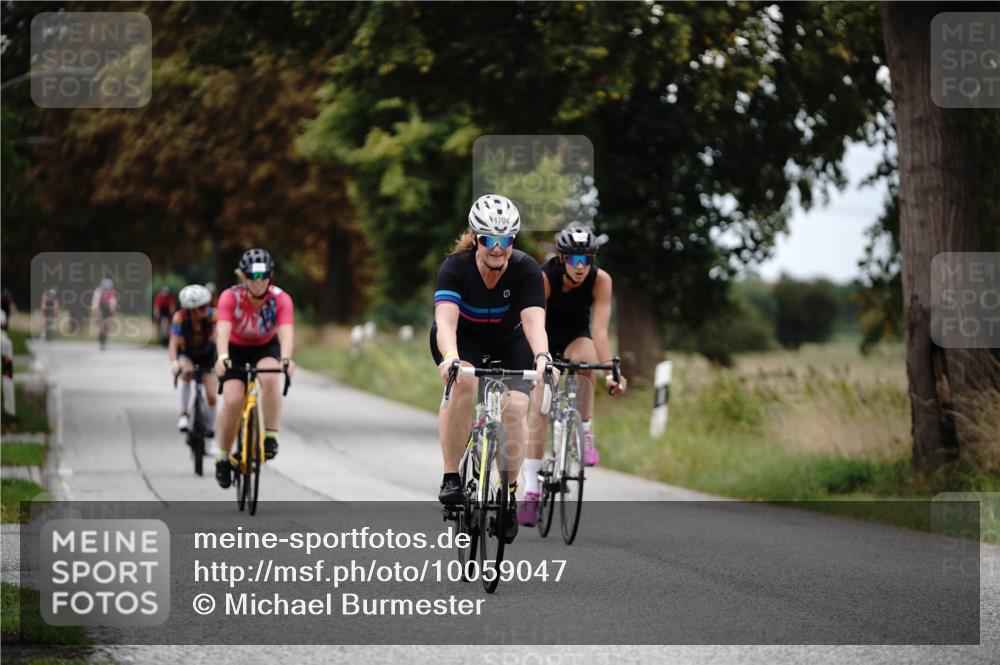 30.08.2026 - Elbe Triathlon Hamburg Michael Burmester http://msf.ph/oto/10059047 30.08.2026 11:27:49 Radfahren 1366, 1457, 1458, 1652, 1657, 1661, 1704, 1711 meine-sportfotos.de