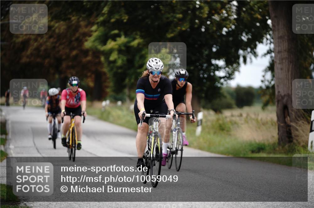 30.08.2026 - Elbe Triathlon Hamburg Michael Burmester http://msf.ph/oto/10059049 30.08.2026 11:27:49 Radfahren 1366, 1457, 1458, 1652, 1657, 1661, 1704, 1711 meine-sportfotos.de