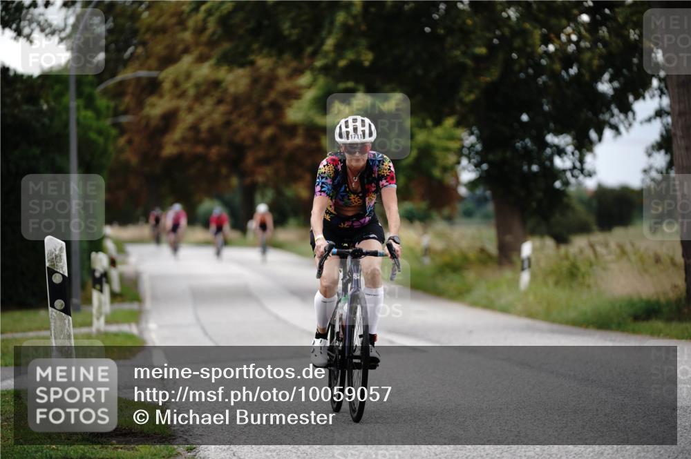 30.08.2026 - Elbe Triathlon Hamburg Michael Burmester http://msf.ph/oto/10059057 30.08.2026 11:27:52 Radfahren 1458, 1466, 1661, 1704, 1711 meine-sportfotos.de