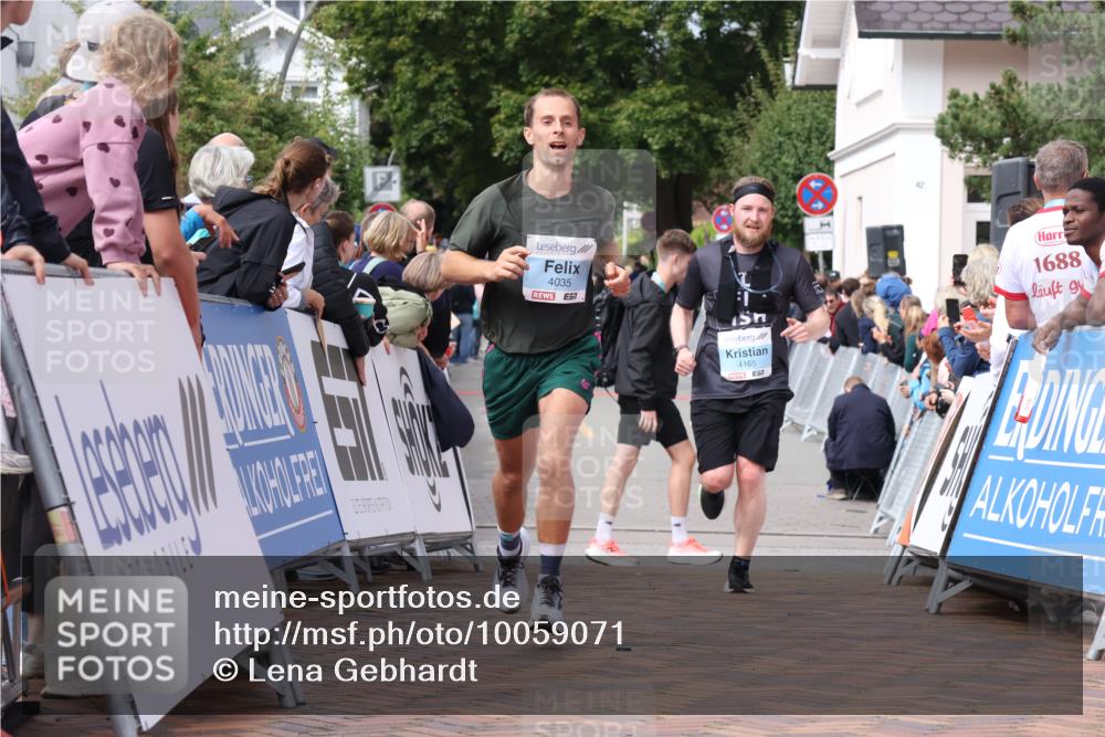 30.08.2026 - Blankeneser Heldenlauf Lena Gebhardt http://msf.ph/oto/10059071 30.08.2026 12:24:55 Ziel 4035, 4084, 4165 meine-sportfotos.de