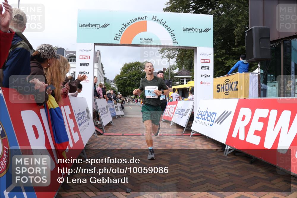30.08.2026 - Blankeneser Heldenlauf Lena Gebhardt http://msf.ph/oto/10059086 30.08.2026 12:24:57 Ziel 4035, 4084, 4165 meine-sportfotos.de