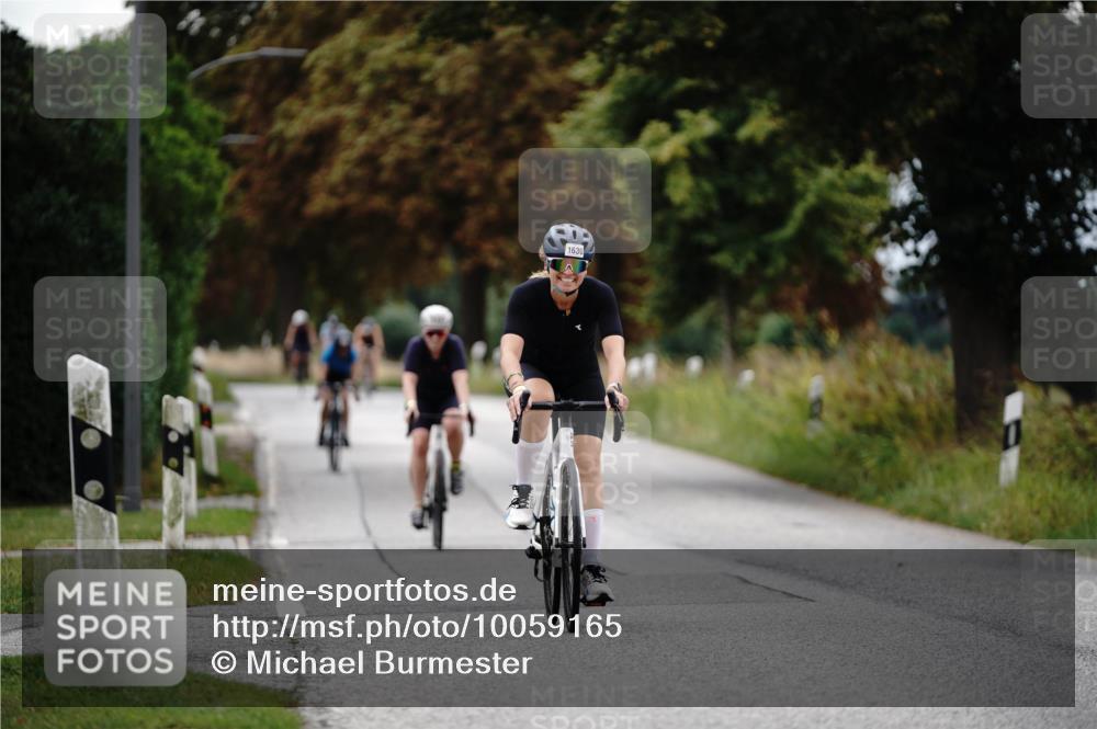 30.08.2026 - Elbe Triathlon Hamburg Michael Burmester http://msf.ph/oto/10059165 30.08.2026 11:28:58 Radfahren 1479, 1636, 1646 meine-sportfotos.de
