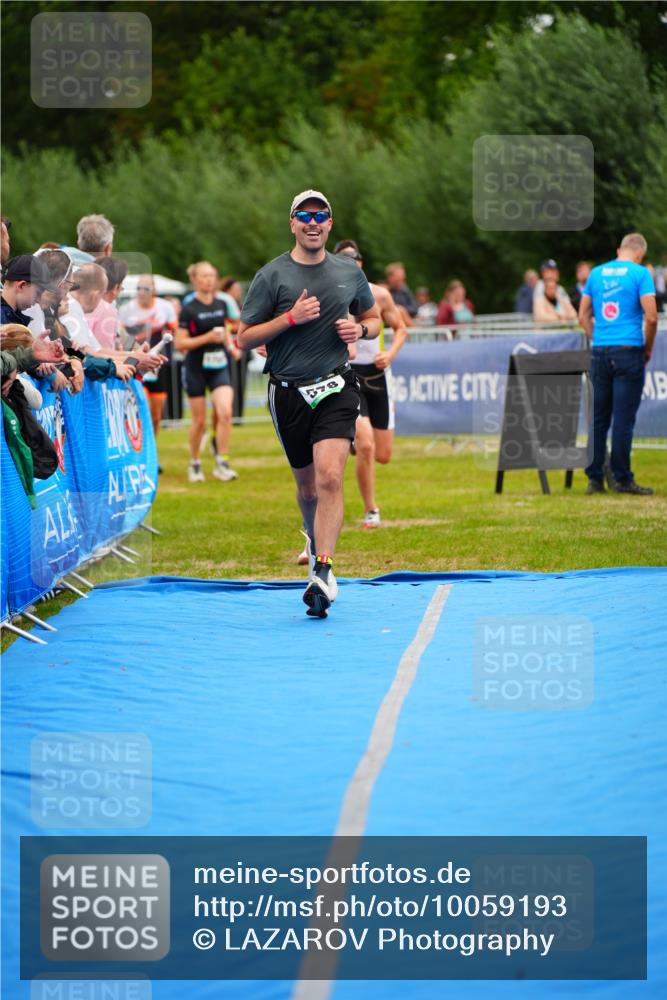 30.08.2026 - Elbe Triathlon Hamburg LAZAROV Photography http://msf.ph/oto/10059193 30.08.2026 11:34:58 Ziel 578, 903, 1230, 1441 meine-sportfotos.de