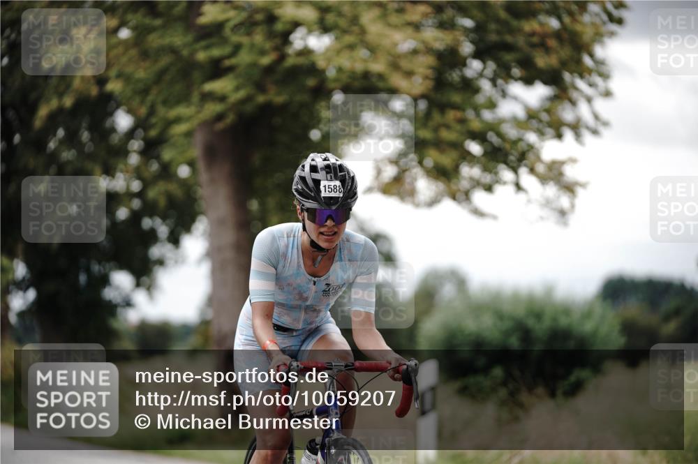 30.08.2026 - Elbe Triathlon Hamburg Michael Burmester http://msf.ph/oto/10059207 30.08.2026 11:29:09 Radfahren 1551, 1563, 1588, 1669, 1674 meine-sportfotos.de