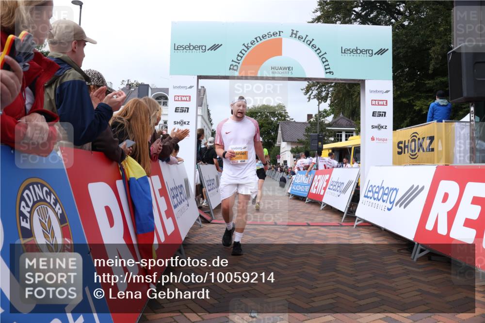 30.08.2026 - Blankeneser Heldenlauf Lena Gebhardt http://msf.ph/oto/10059214 30.08.2026 12:25:20 Ziel 2596, 2855, 4154 meine-sportfotos.de